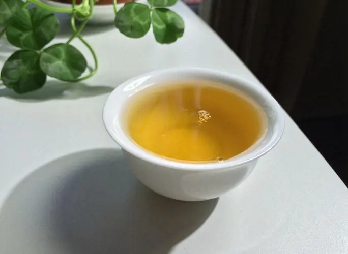 2022年一喝普洱茶肚子就熱熱的怎么回事？