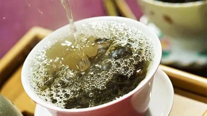 為什么茶湯里會(huì)有泡沫，到底是怎么回事？