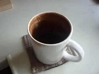 茶垢清潔有妙招，一分鐘讓茶杯光亮如新！