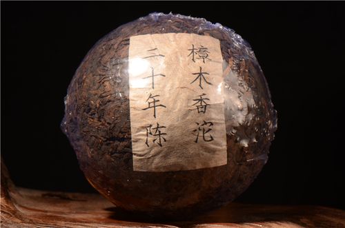 收藏普洱茶，應(yīng)選擇知名品牌還是小品牌？