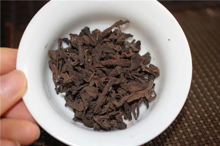 普洱茶的“樟香、棗香、糯香”等香味由什么決定？