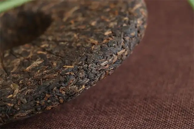 80元一餅的普洱茶和8000元一餅的普洱茶差別在哪里？