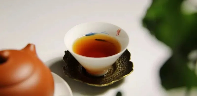 剛剛說(shuō)出了古樹(shù)純料與拼配之間的秘密！