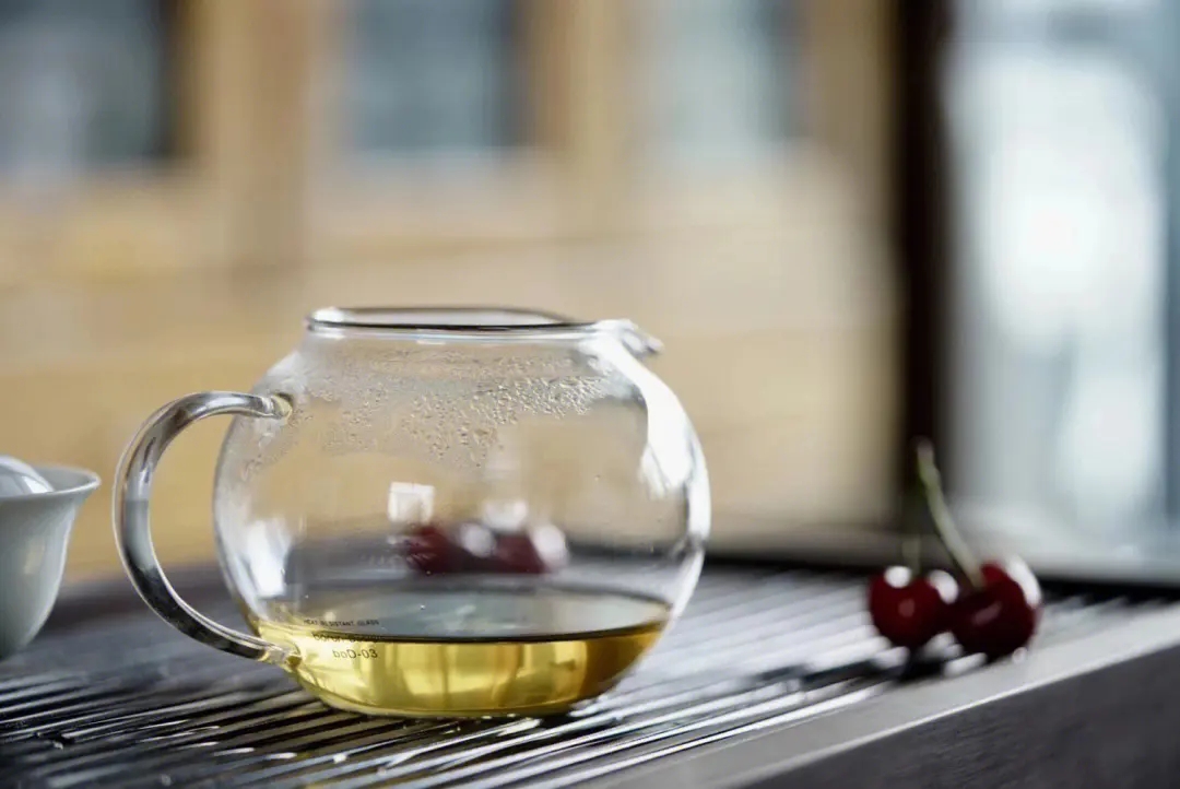 2023年老班章古樹春茶的沖泡！